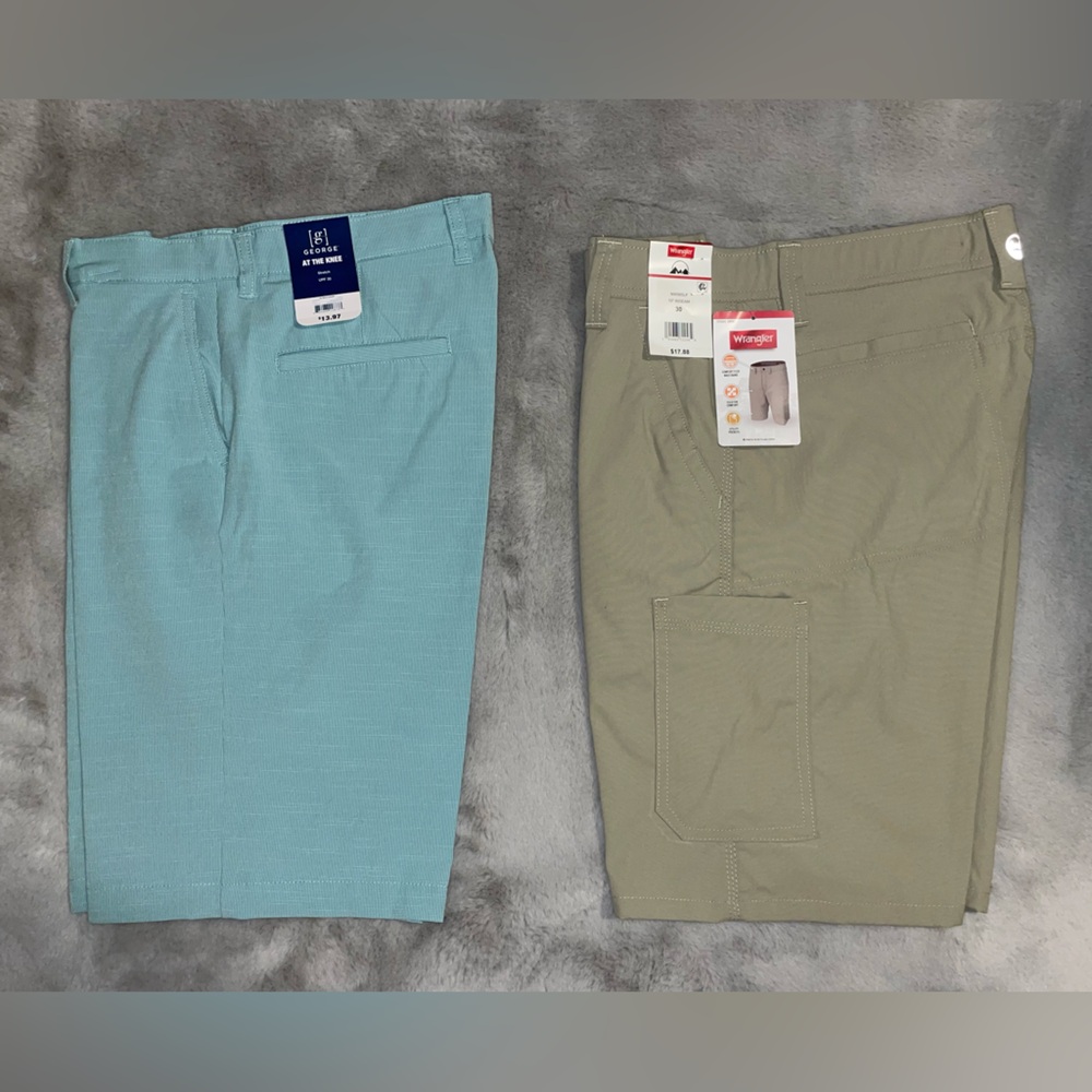 🍉NWT Men’s Casual Shorts in Light Green and Khaki